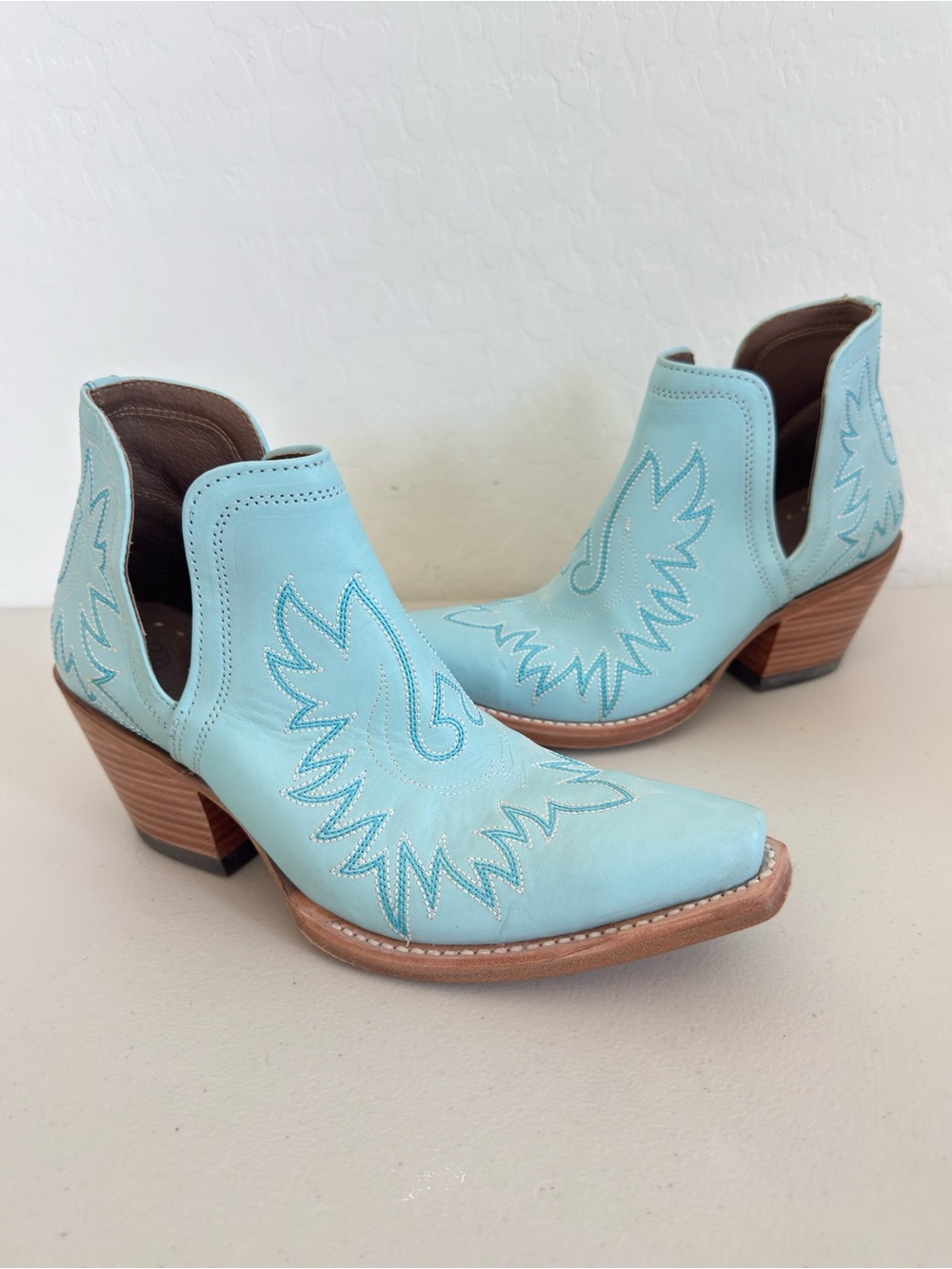 Ariat Ladies Dixon Tiffany Blue Western Booties Size 8B